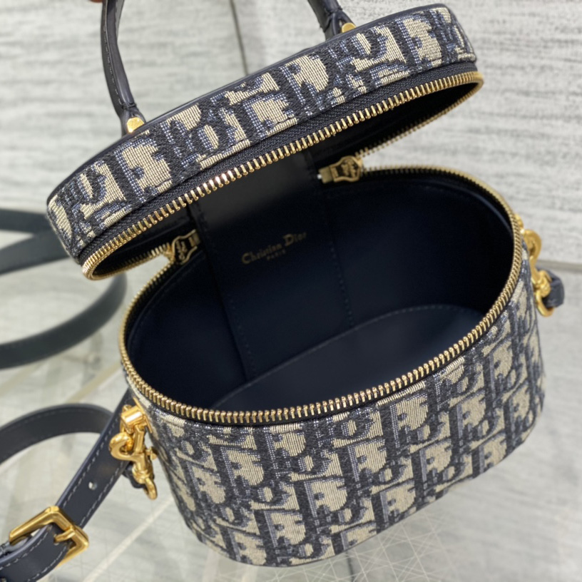 Kleines Dior CD-Signatur-Kosmetiketui - EUR FASHION