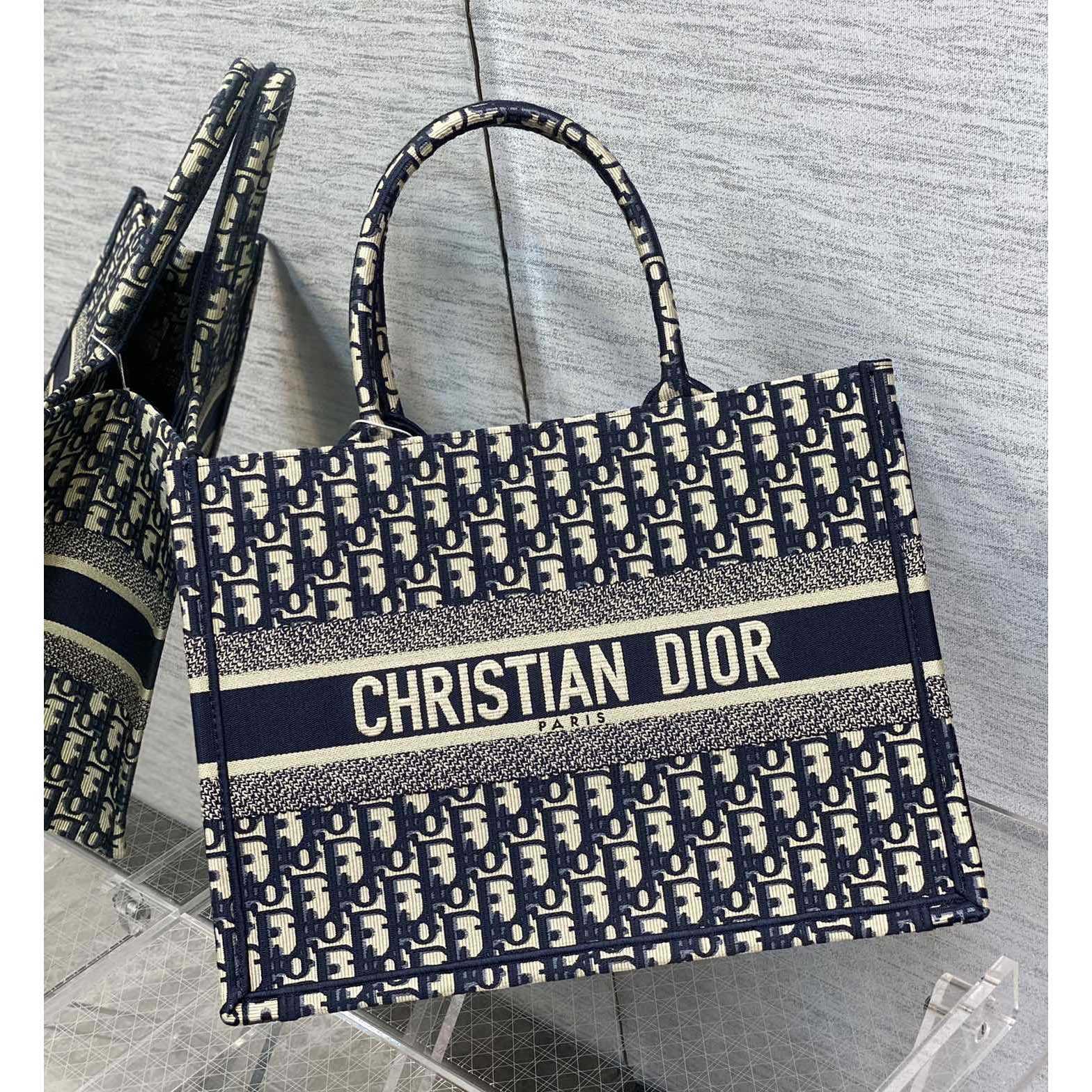 Mittlere Dior-Buchtasche von Dior - EUR FASHION