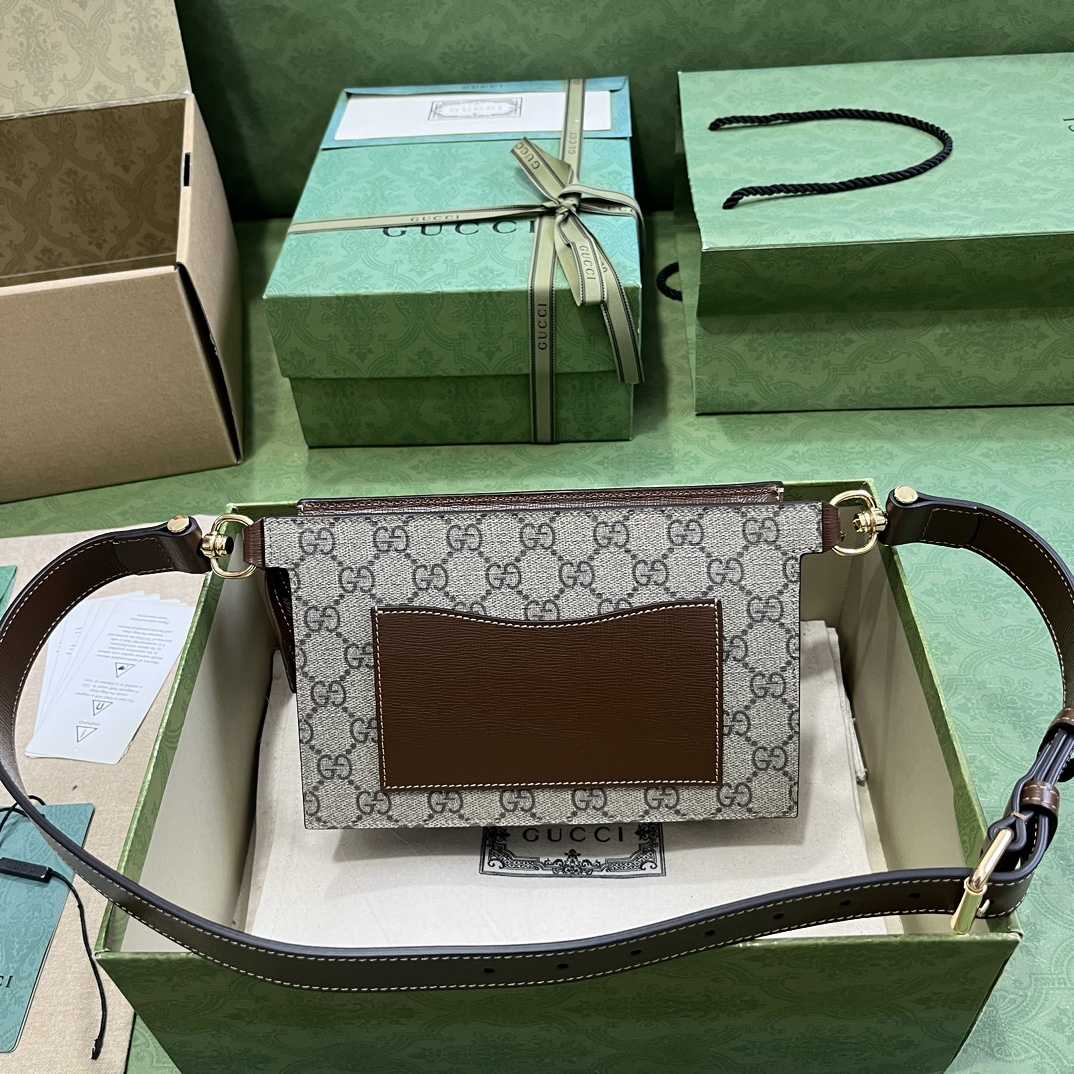Gucci GG Gürteltasche mit ineinandergreifendem G (18-13-5 cm) - EUR FASHION
