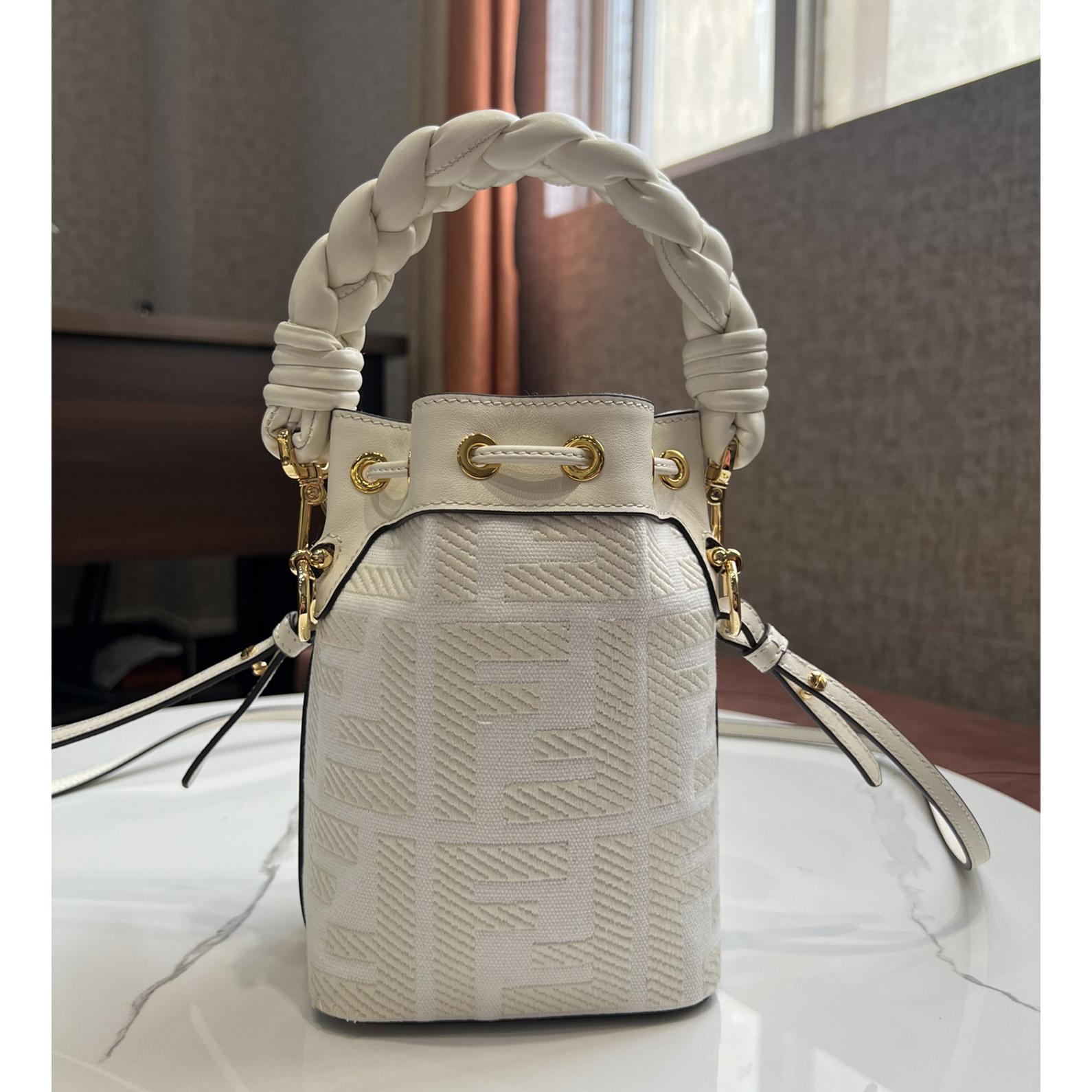 Fendi Mon Tresor FF Minitasche aus weißem Canvas - EUR FASHION