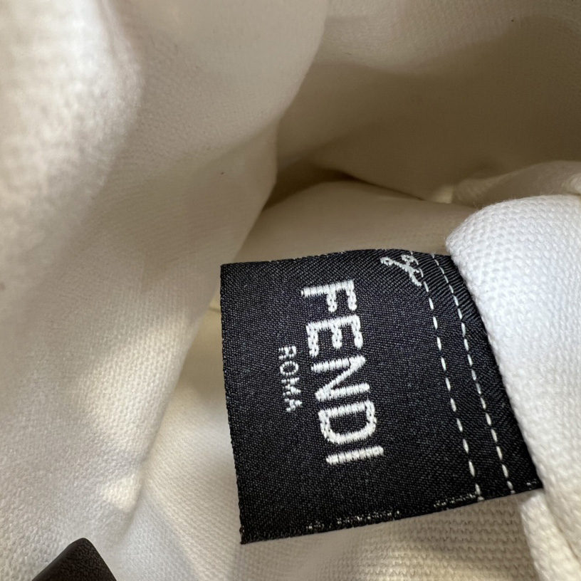 Fendi Mon Tresor FF Minitasche aus weißem Canvas - EUR FASHION