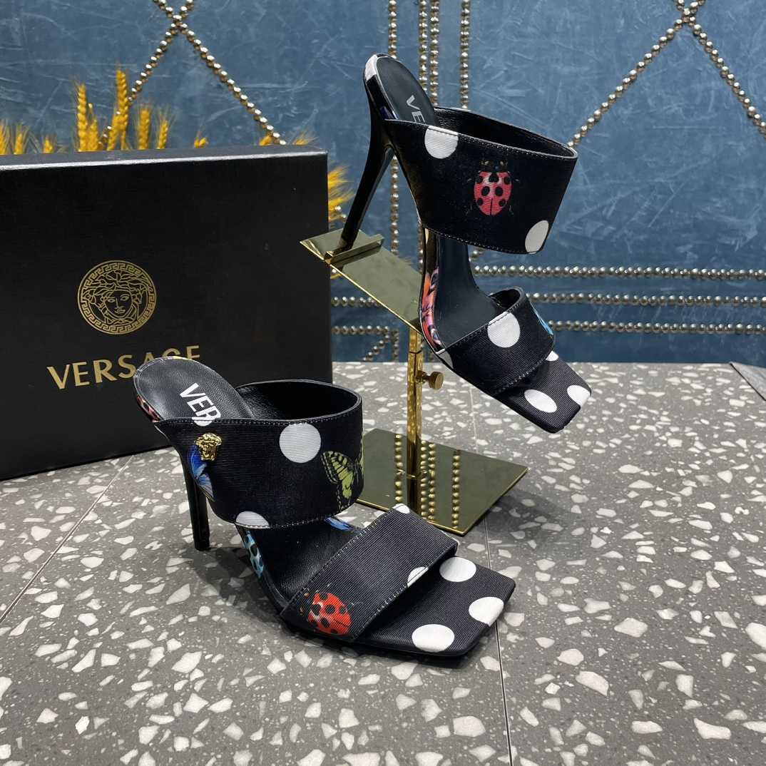 Versace Butterflys Canvas-Pantoletten mit hohem Absatz - EUR FASHION