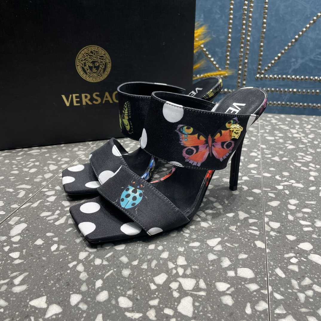 Versace Butterflys Canvas-Pantoletten mit hohem Absatz - EUR FASHION
