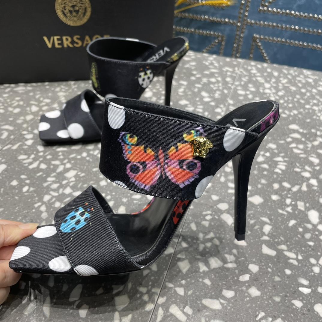Versace Butterflys Canvas-Pantoletten mit hohem Absatz - EUR FASHION