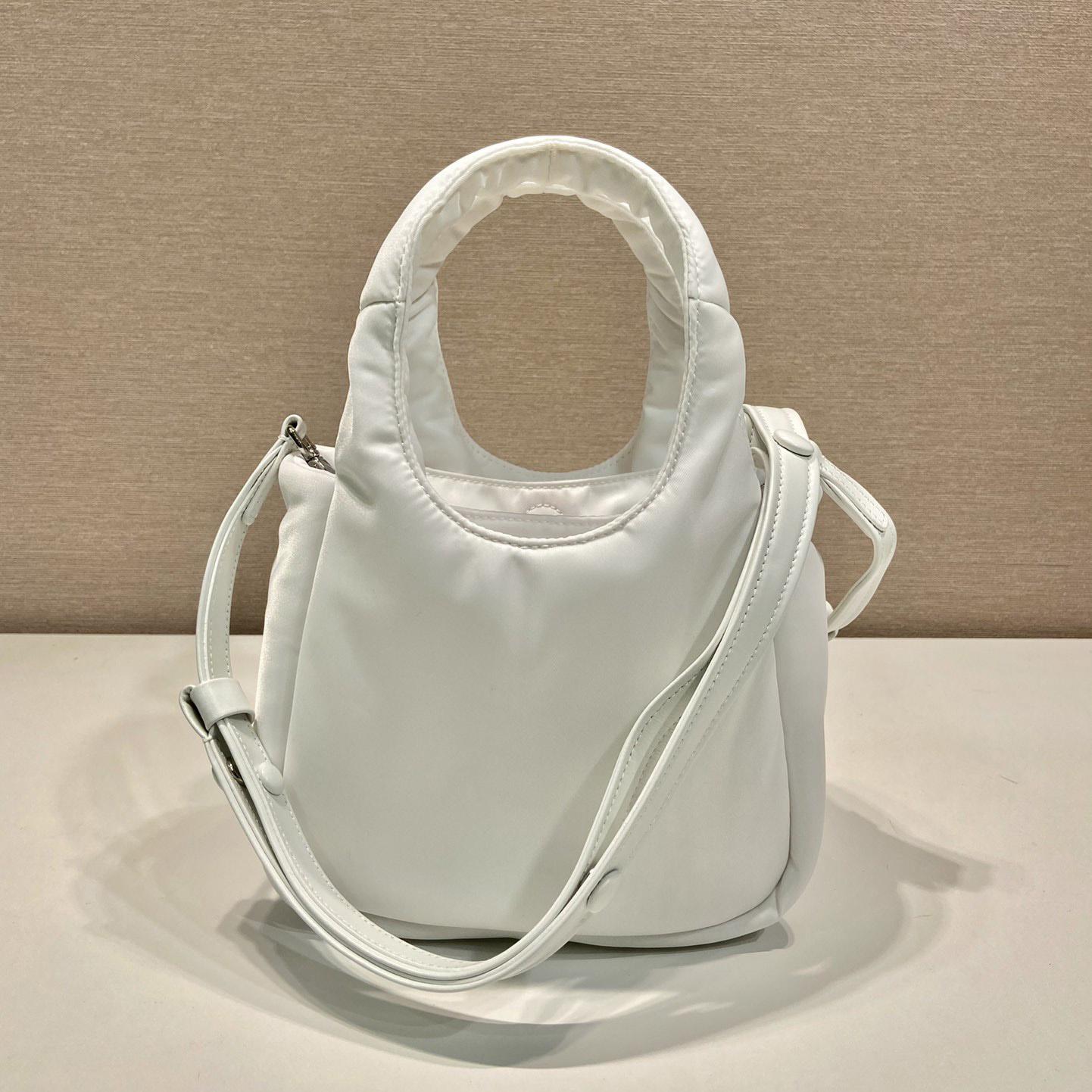 Prada Minitasche aus weich gepolstertem Re-Nylon - EUR FASHION