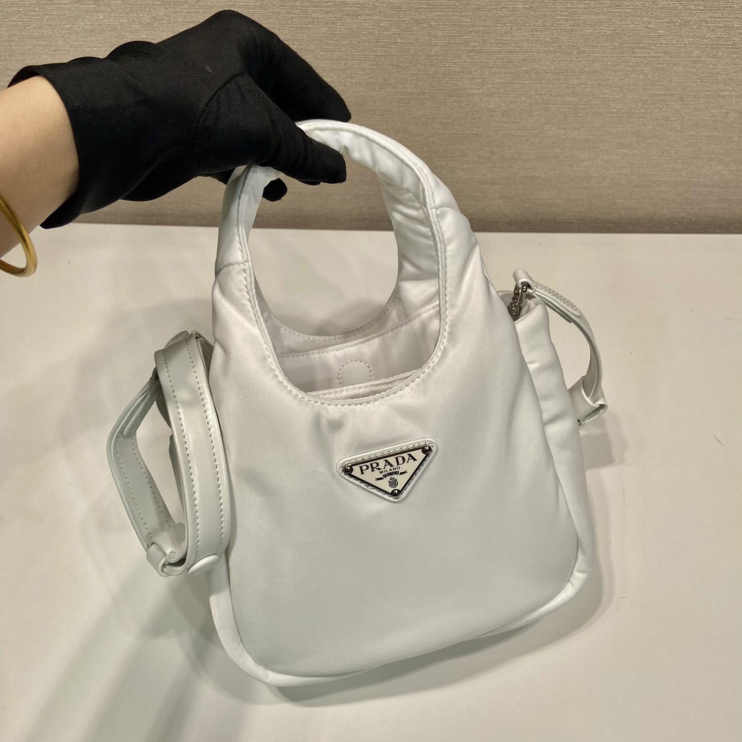 Prada Minitasche aus weich gepolstertem Re-Nylon - EUR FASHION