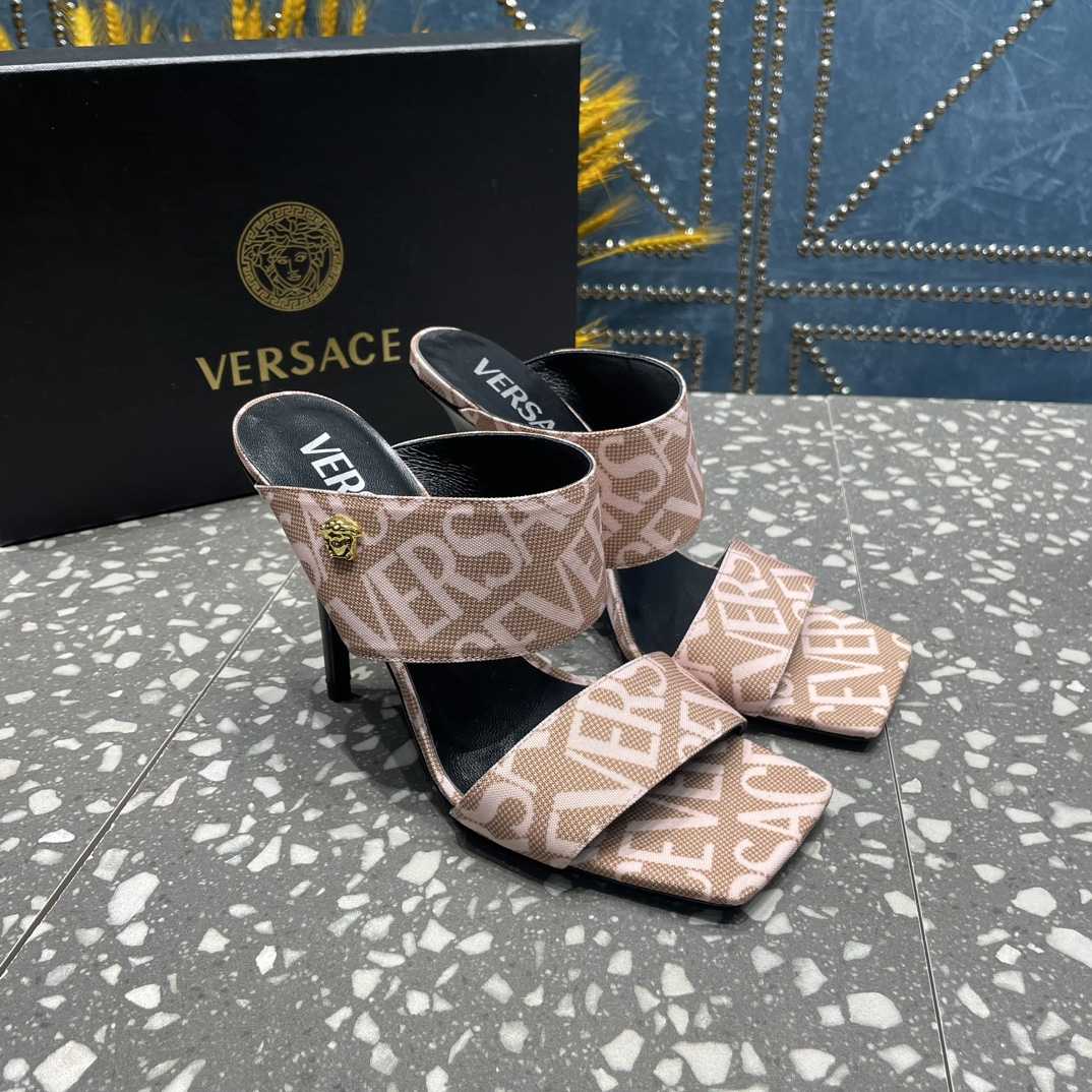 Versace Allover-Pantoletten mit hohem Absatz - EUR FASHION