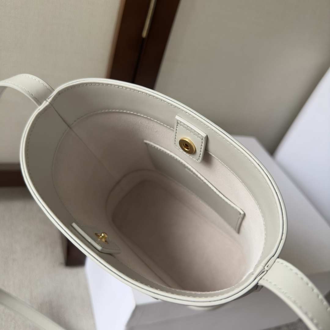 Celine Mini Bucket Cuir Triomphe aus glattem Kalbsleder - EUR FASHION