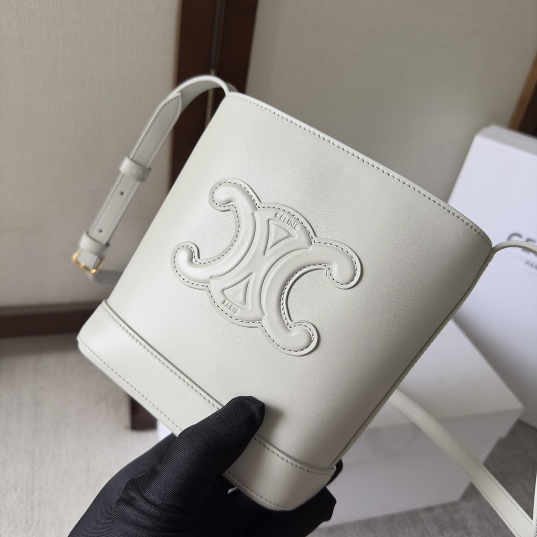 Celine Mini Bucket Cuir Triomphe aus glattem Kalbsleder - EUR FASHION