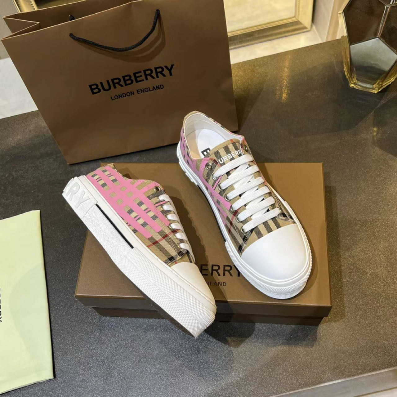 Burberry-Sneaker aus Baumwolle mit Karomuster - EUR FASHION