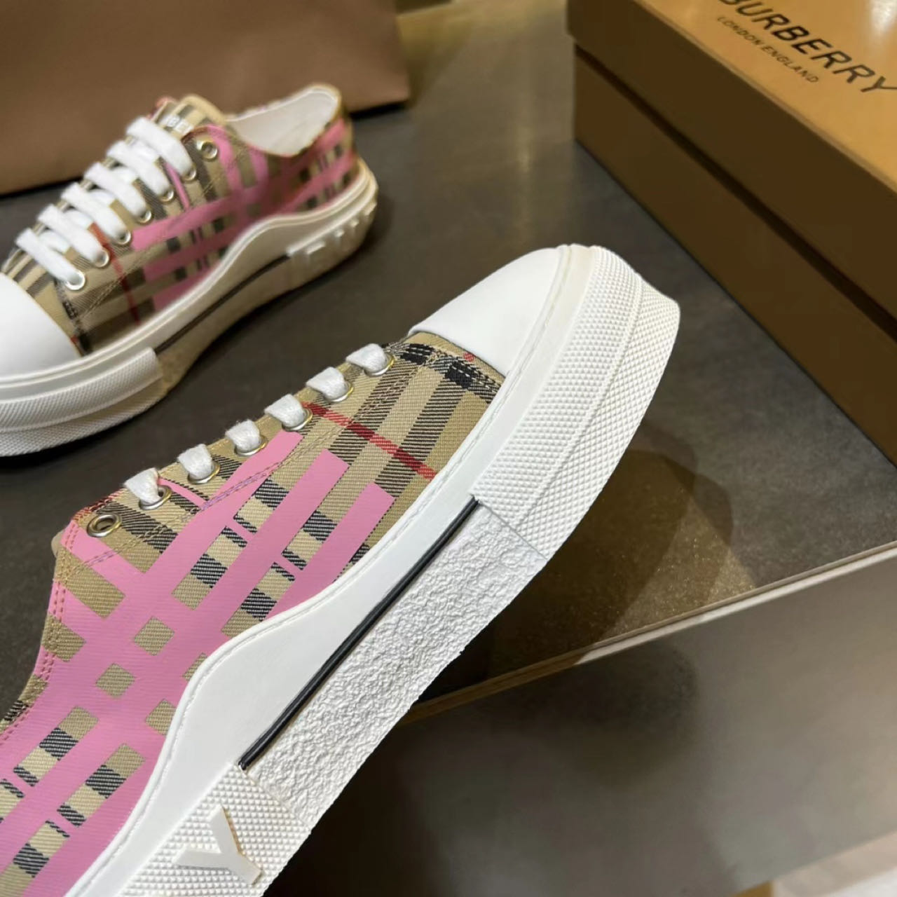 Burberry-Sneaker aus Baumwolle mit Karomuster - EUR FASHION