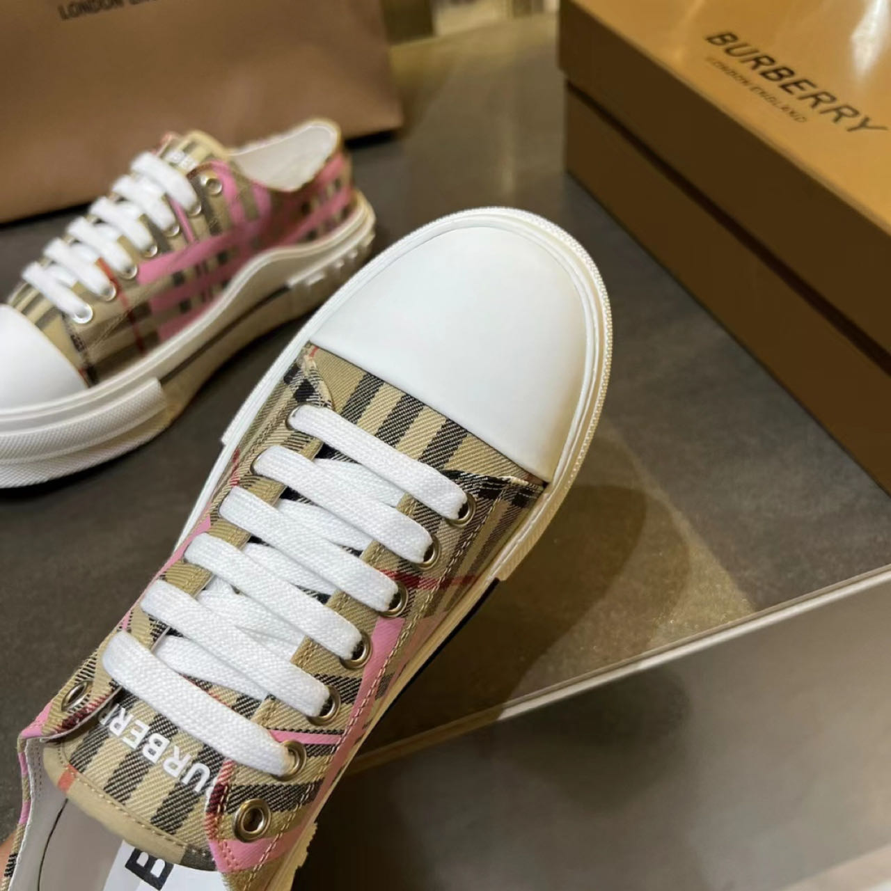 Burberry-Sneaker aus Baumwolle mit Karomuster - EUR FASHION