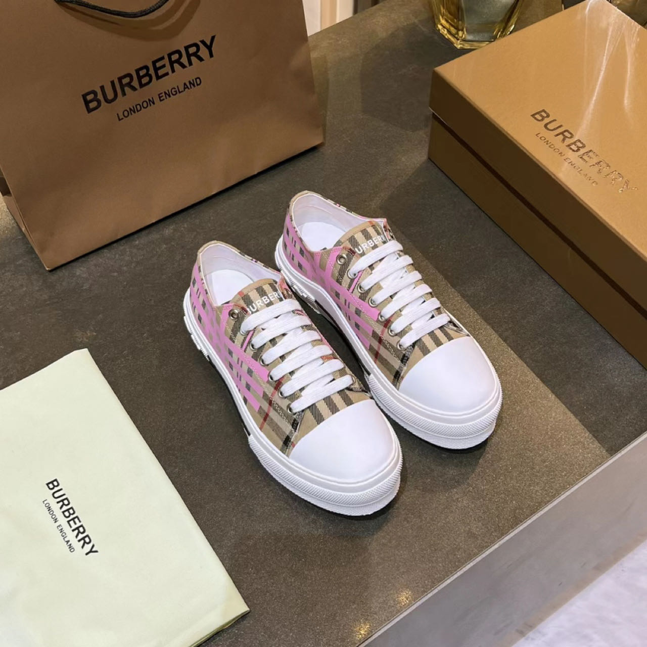 Burberry-Sneaker aus Baumwolle mit Karomuster - EUR FASHION