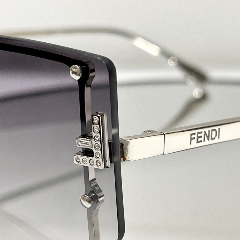 Fendi First Shield Sonnenbrille mit grauen Verlaufsgläsern FF40096 - EUR FASHION