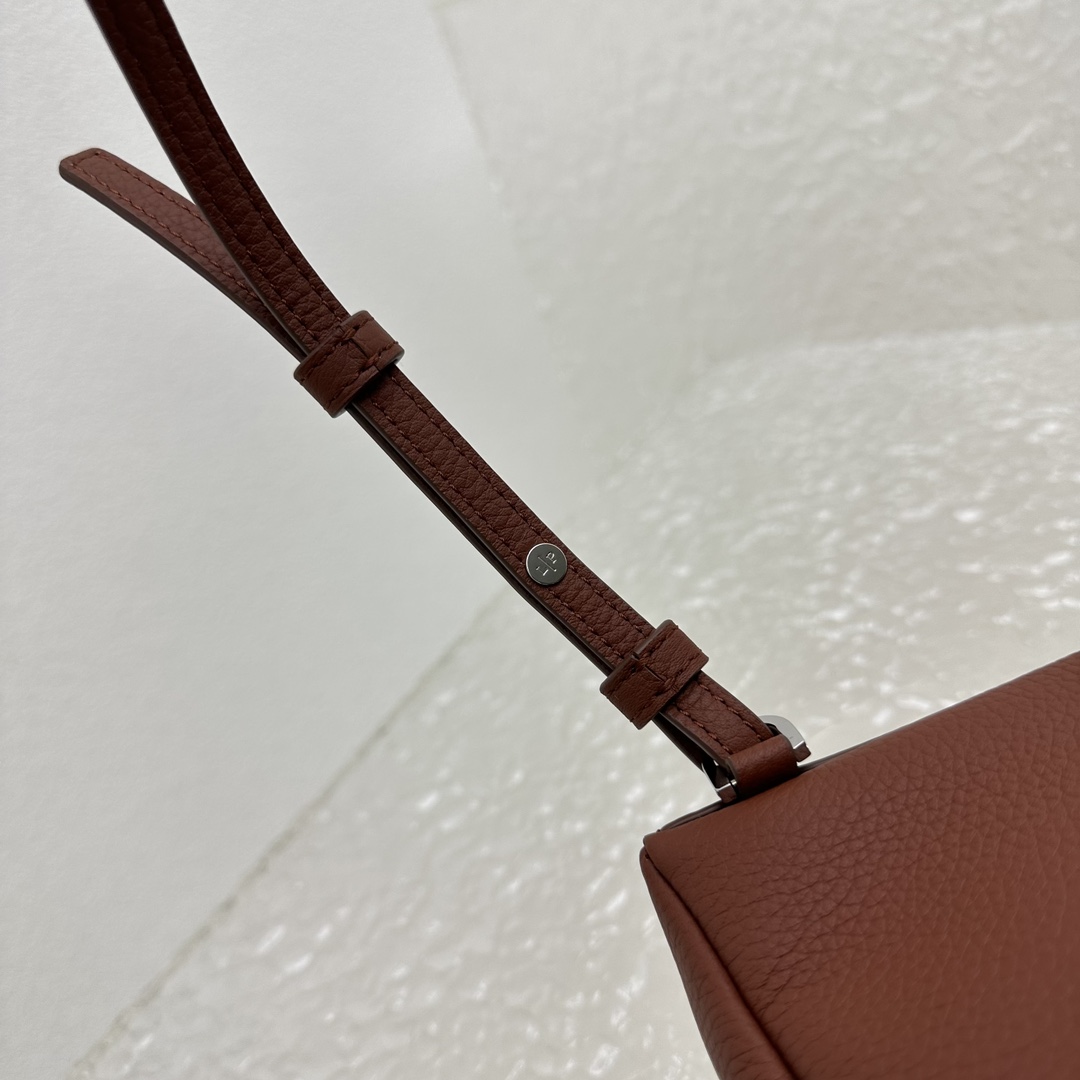 Loro Piana Rucksack mit extra Tasche L23,5 (23×8×22cm) - EUR FASHION