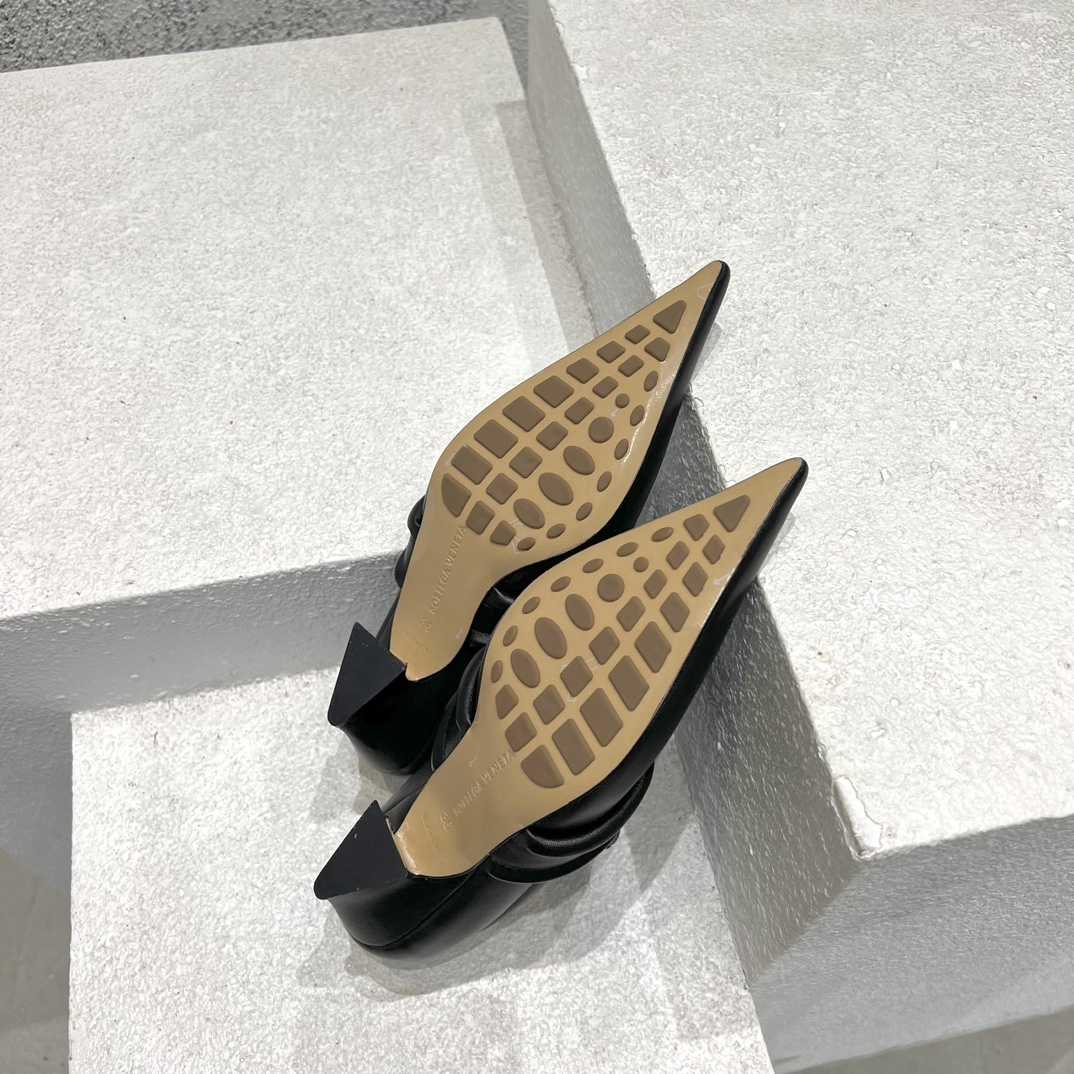 Bottega Veneta Spada Pumpe - EUR FASHION
