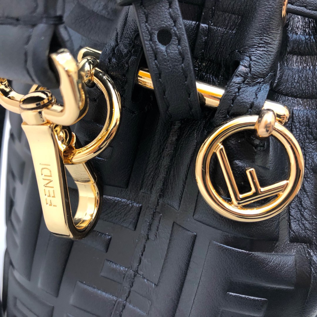 Fendi Tresor Minitasche aus schwarzem Leder - EUR FASHION