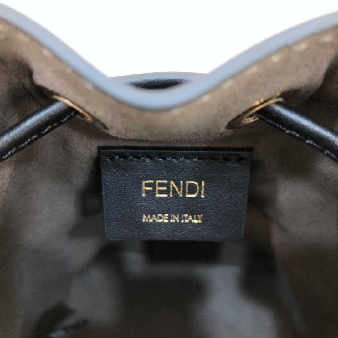 Fendi Tresor Minitasche aus schwarzem Leder - EUR FASHION