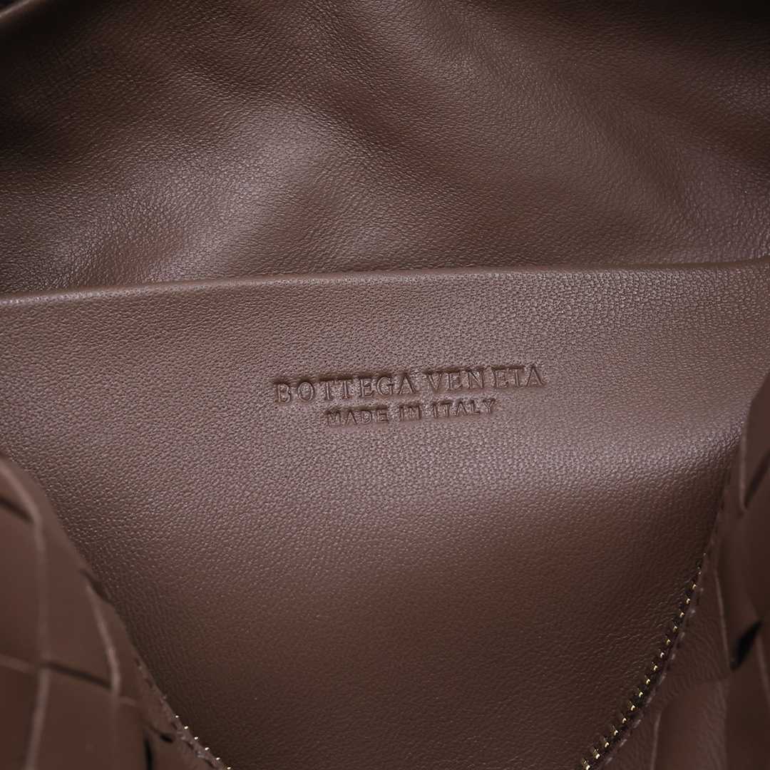 Kleine Loop-Kameratasche von Bottega Veneta - EUR FASHION