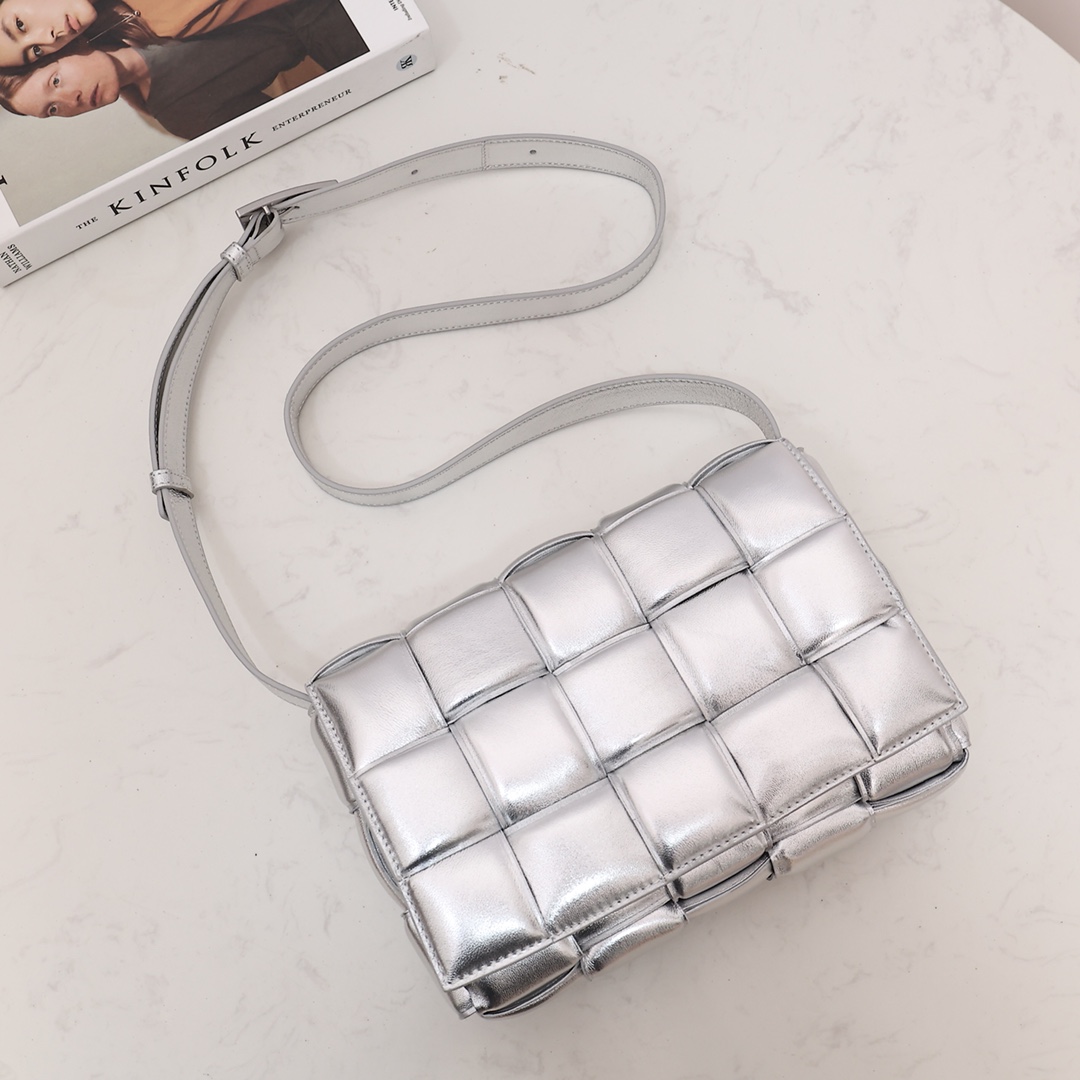 Bottega Veneta Silver Cassette Shoulder Bag  (6*18*8cm) - EUR FASHION