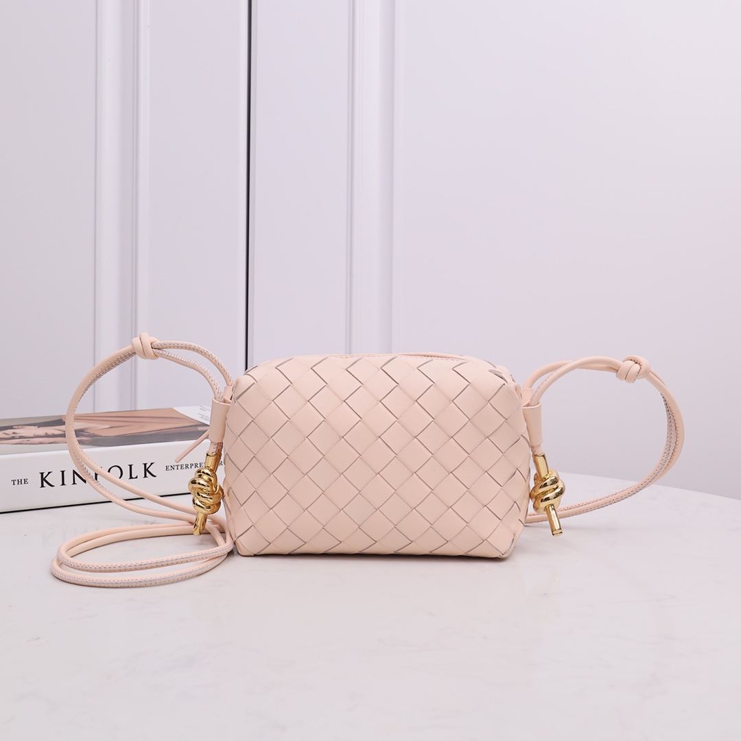 Bottega Veneta Mini Loop Kameratasche - EUR FASHION