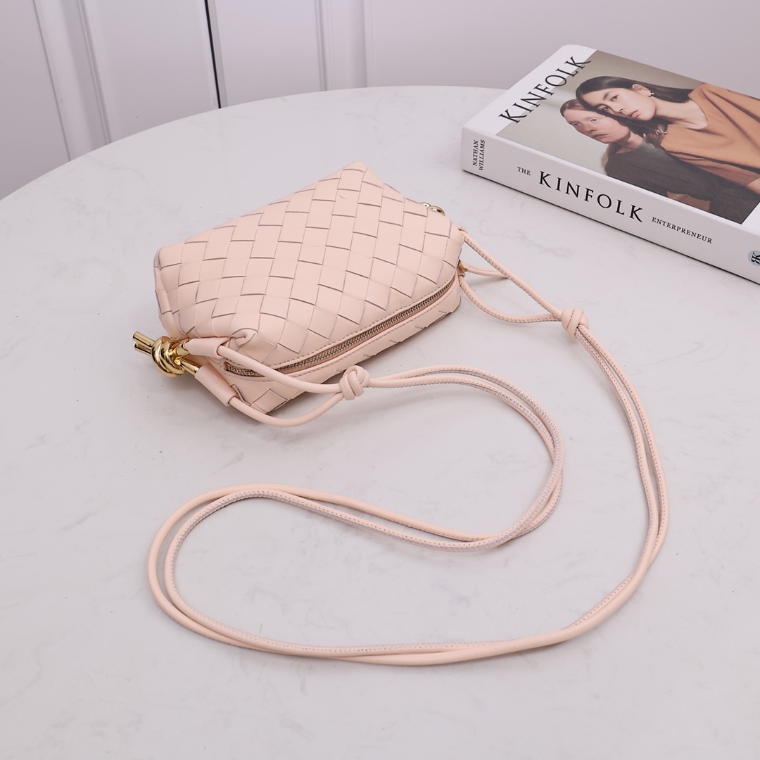 Bottega Veneta Mini Loop Kameratasche - EUR FASHION