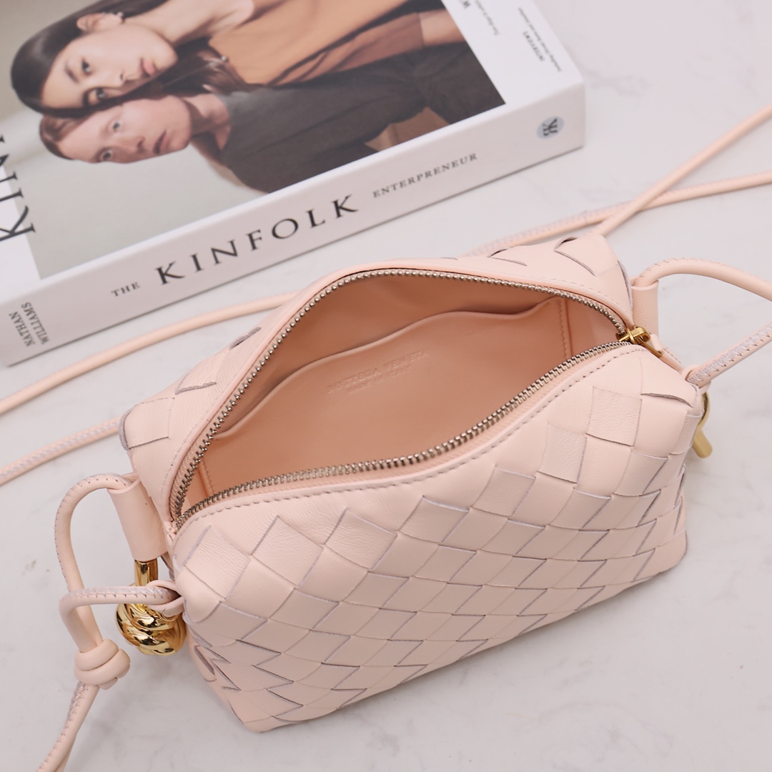 Bottega Veneta Mini Loop Kameratasche - EUR FASHION