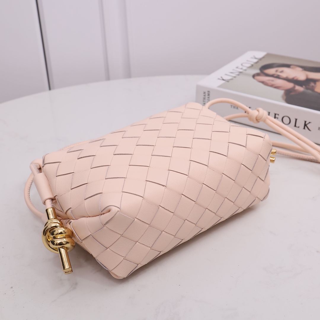 Bottega Veneta Mini Loop Kameratasche - EUR FASHION