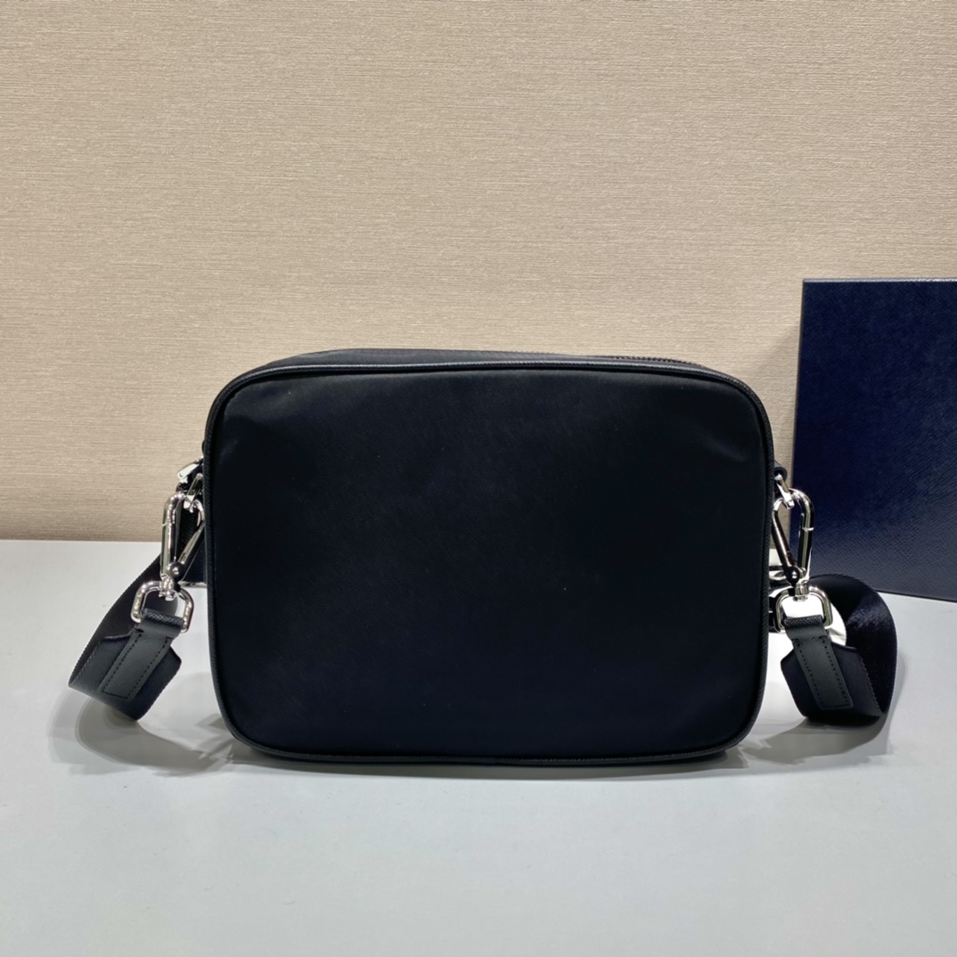 Prada Umhängetasche aus Re-Nylon-Saffiano-Leder (22-16-5 cm) - EUR FASHION