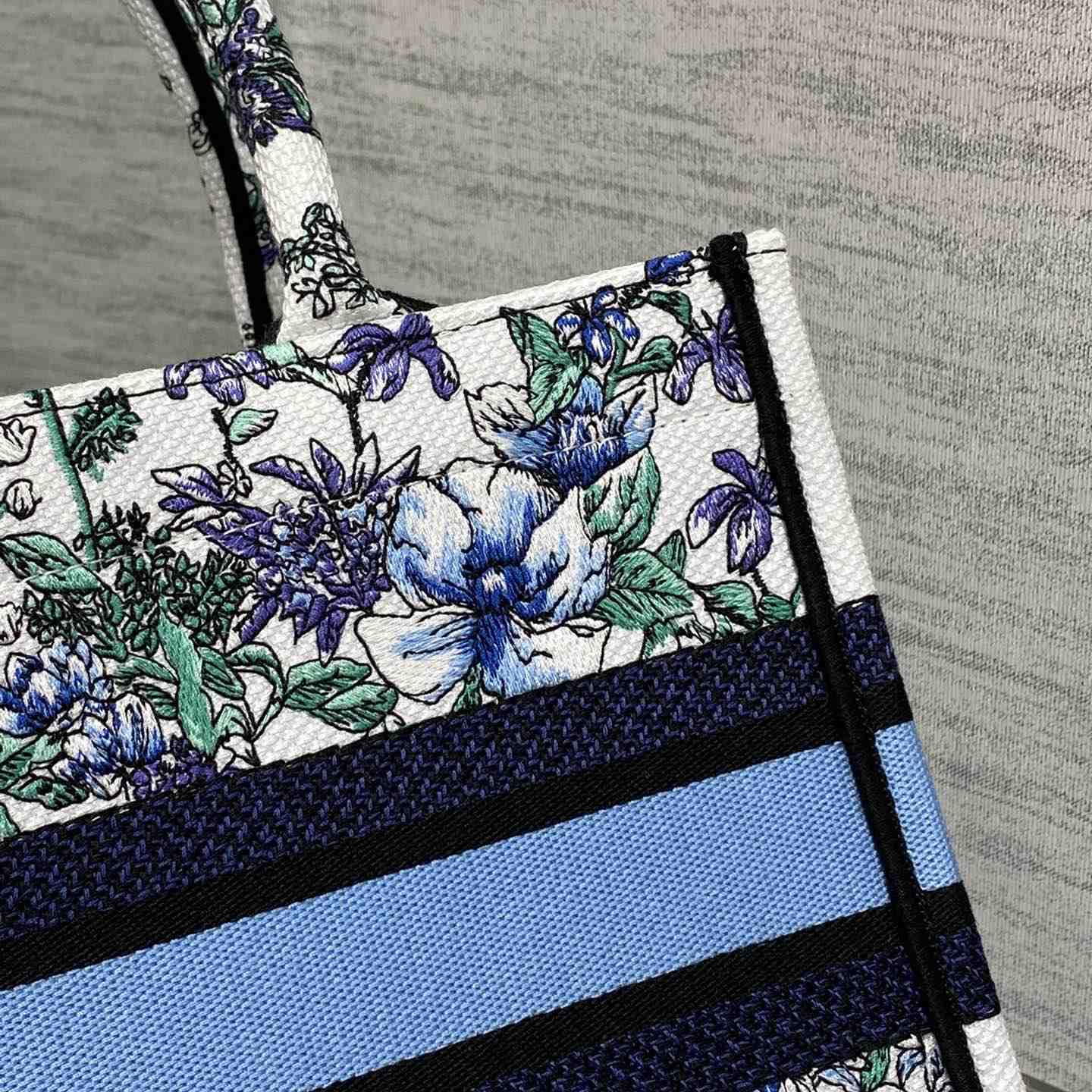 Kleine Dior-Buchtasche von Dior - EUR FASHION