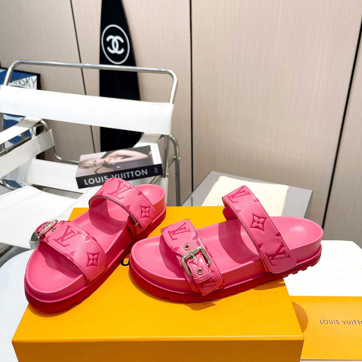 Louis Vuitton Bom Dia Flat Comfort Mule 1AB38P - EUR FASHION