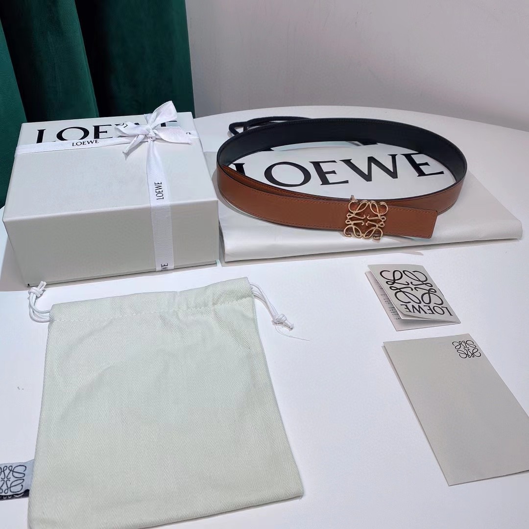 Loewe Damen-Wendegürtel „Anagram“ aus natürlichem Leder - EUR FASHION