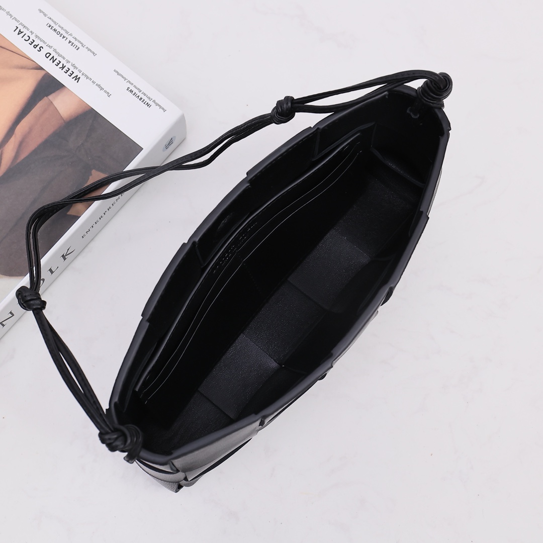 Bottega Veneta Kassettentasche am Riemen - EUR FASHION