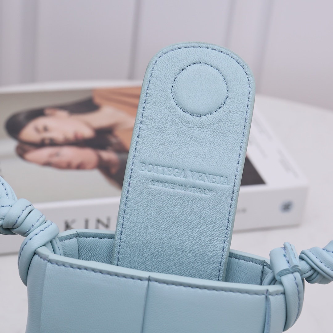 Bottega Veneta Mini Cassette Umhängetasche - EUR FASHION
