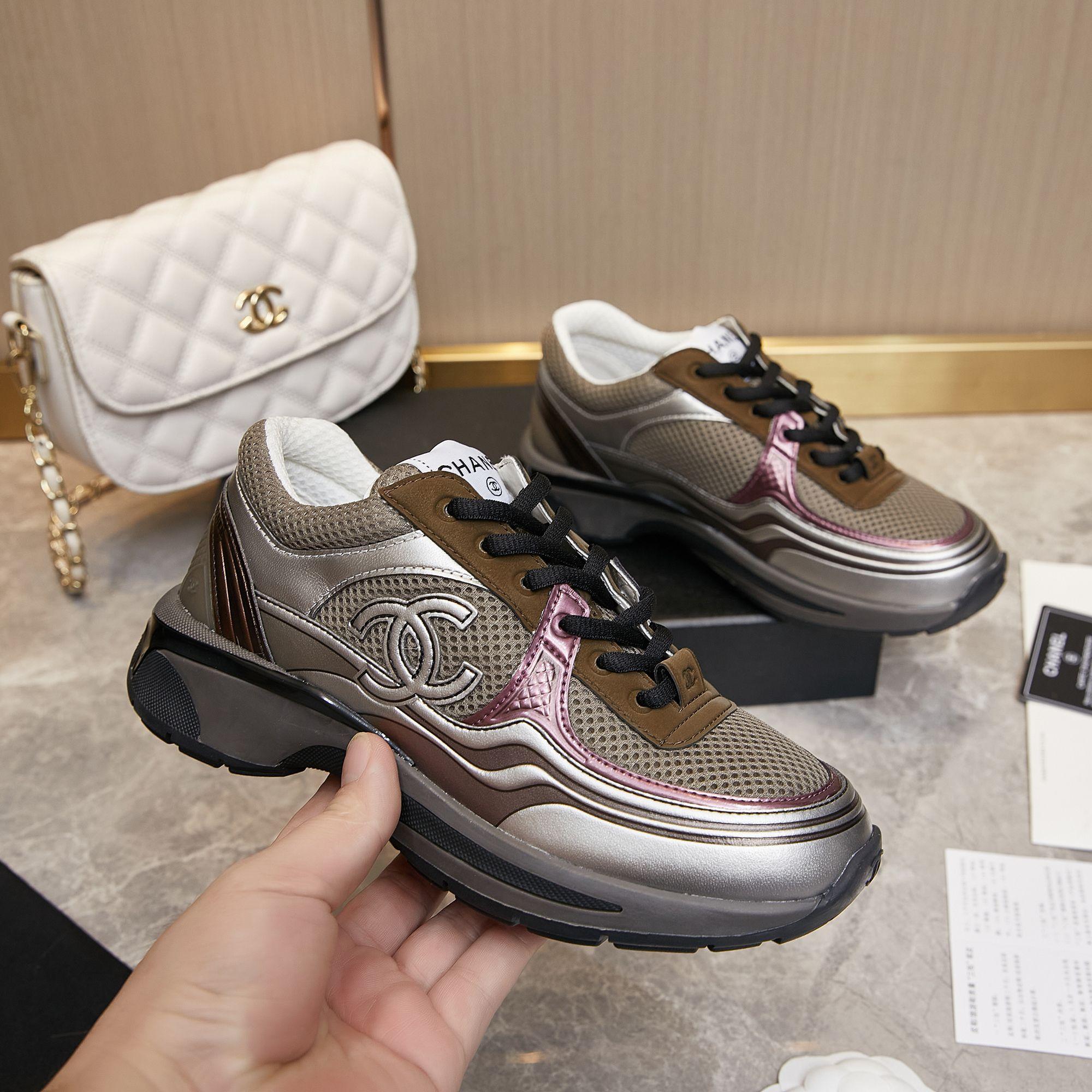 Chanel-Sneaker aus Stoff und Laminat - EUR FASHION