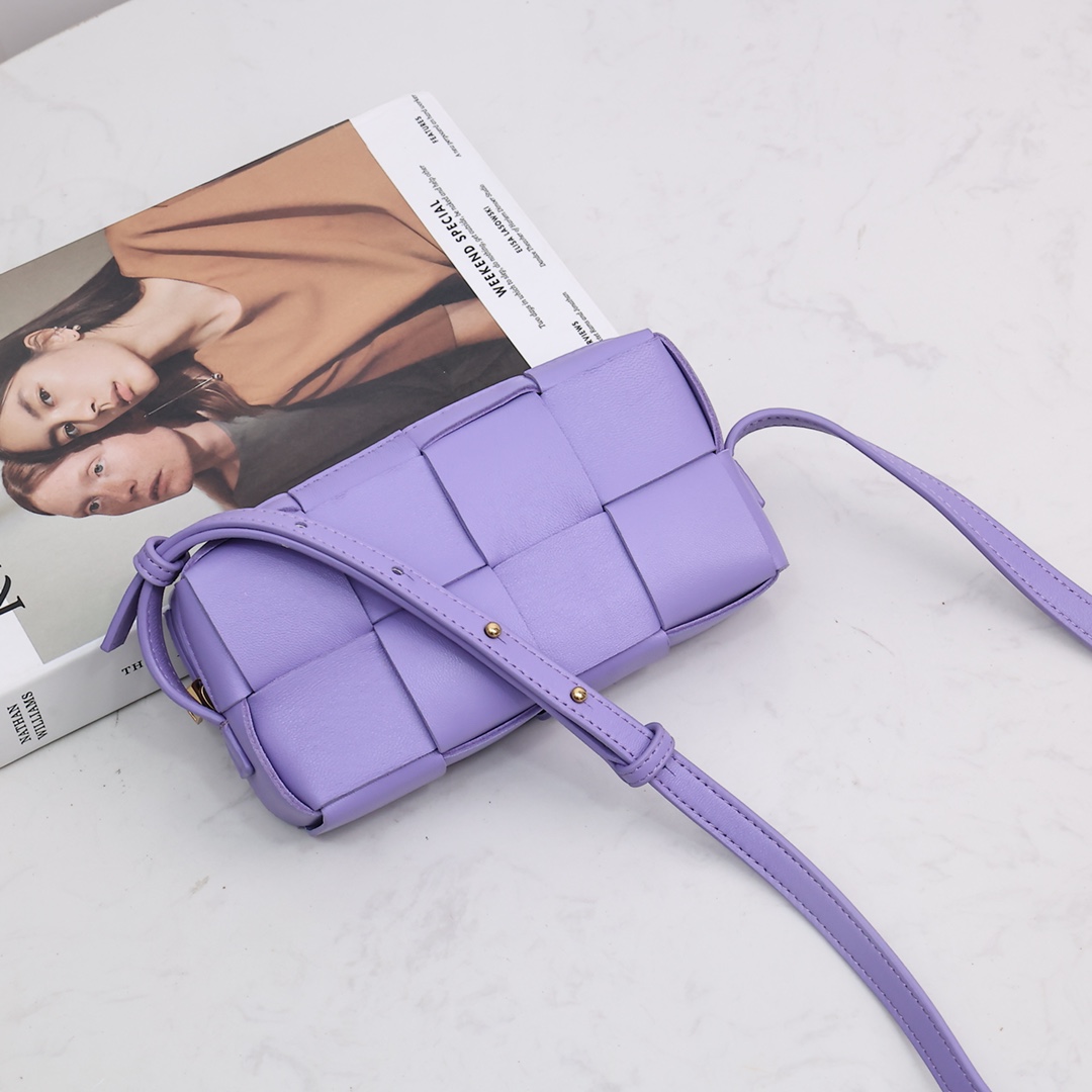 Bottega Veneta Mini Cassette Umhängetasche - EUR FASHION