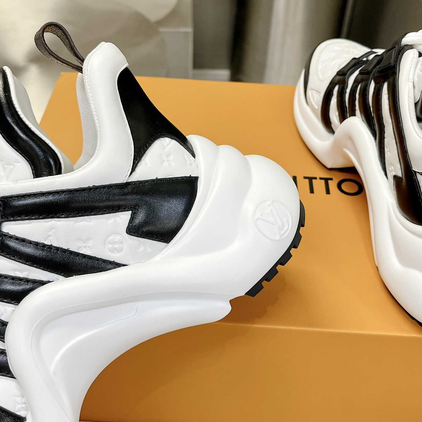 Louis Vuitton LV Archlight Sneaker - EUR FASHION