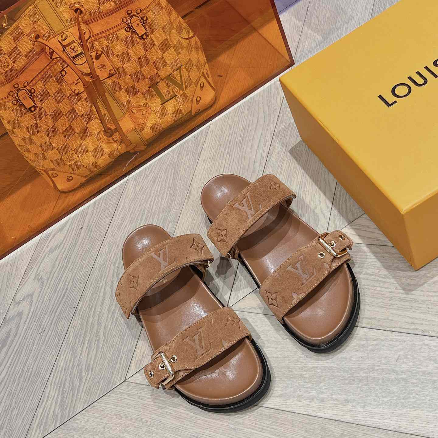 Louis Vuitton Bom Dia Flat Comfort Mule 1ABOY4 - EUR FASHION