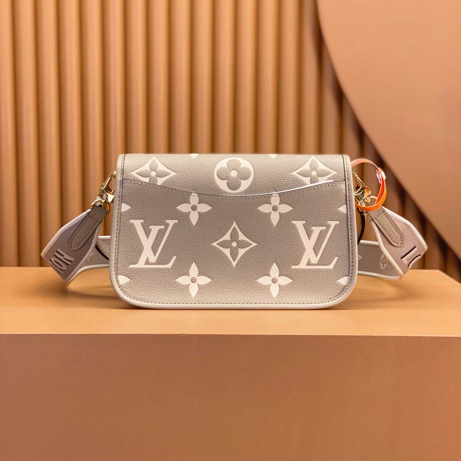 Louis Vuitton Diane (23 x 16 x 8,5 cm) M46583 - EUR FASHION