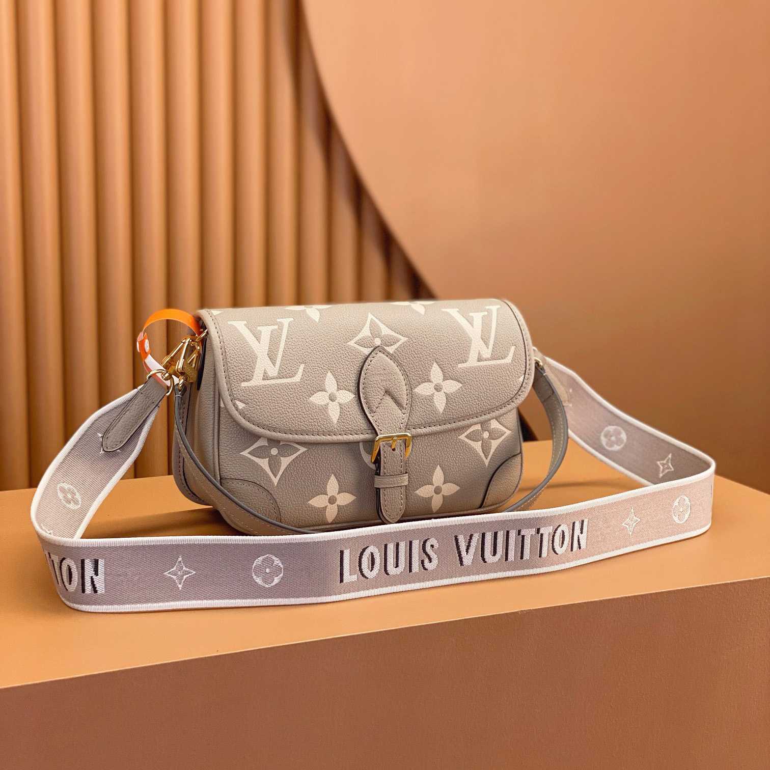 Louis Vuitton Diane (23 x 16 x 8,5 cm) M46583 - EUR FASHION