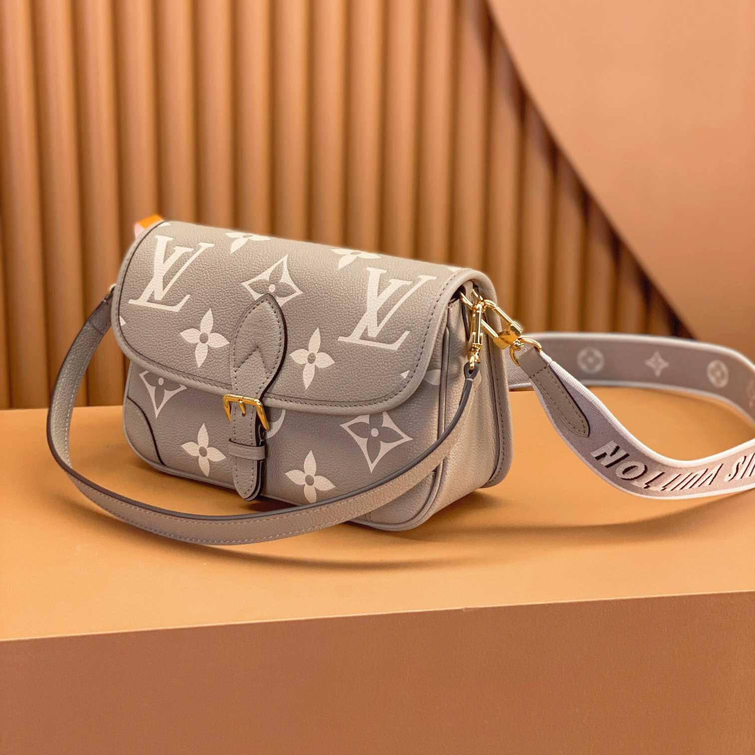 Louis Vuitton Diane (23 x 16 x 8,5 cm) M46583 - EUR FASHION