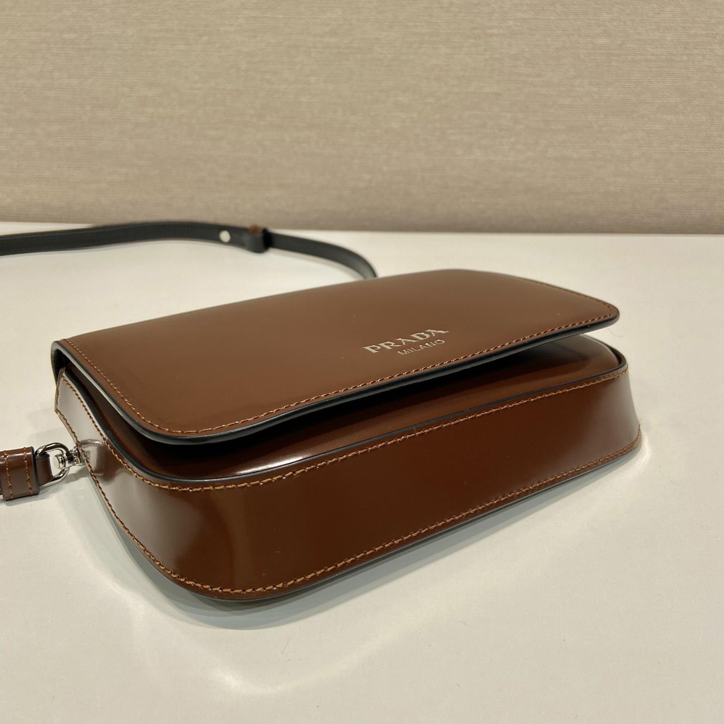 Prada Minitasche aus gebürstetem Leder mit Schultergurt - EUR FASHION