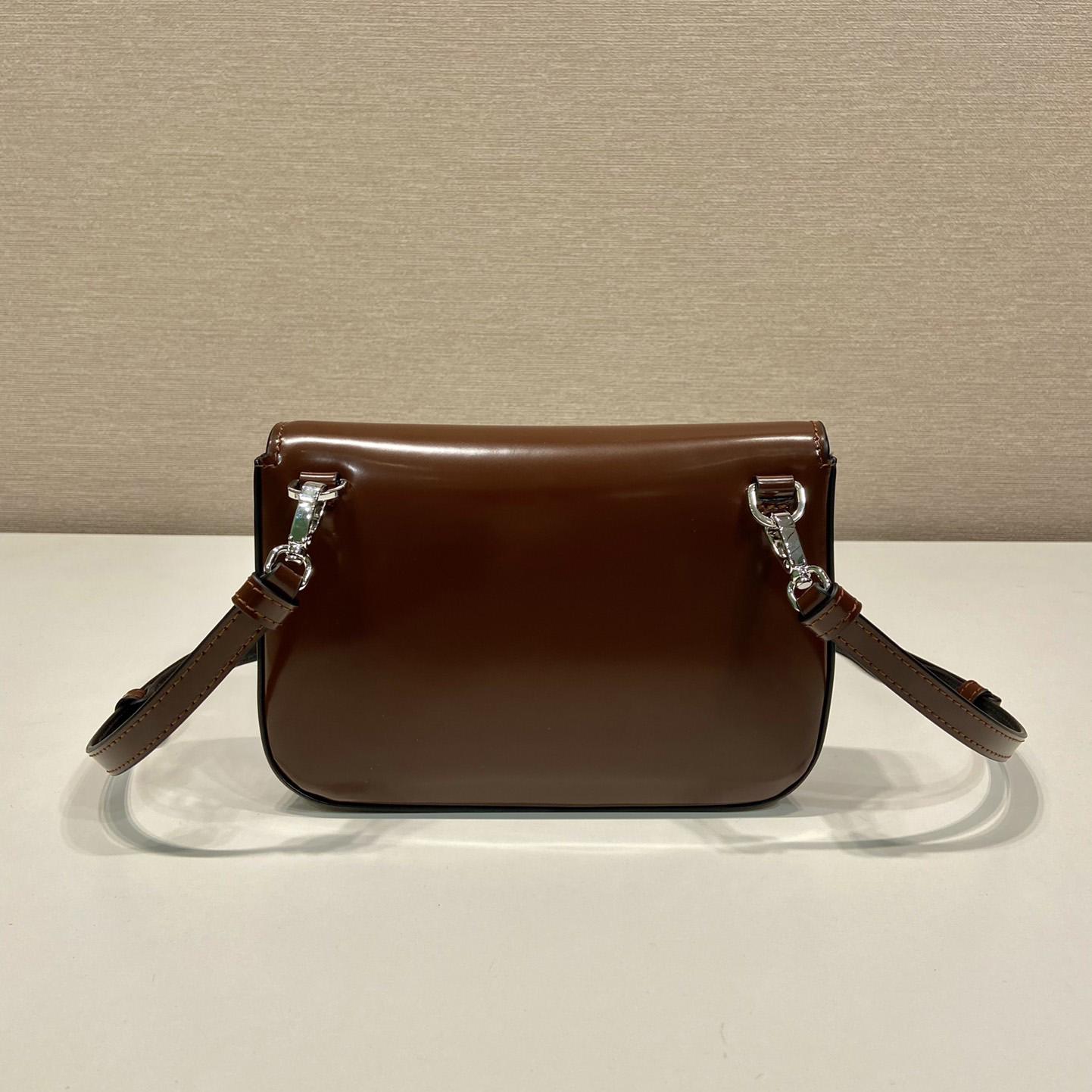 Prada Minitasche aus gebürstetem Leder mit Schultergurt - EUR FASHION