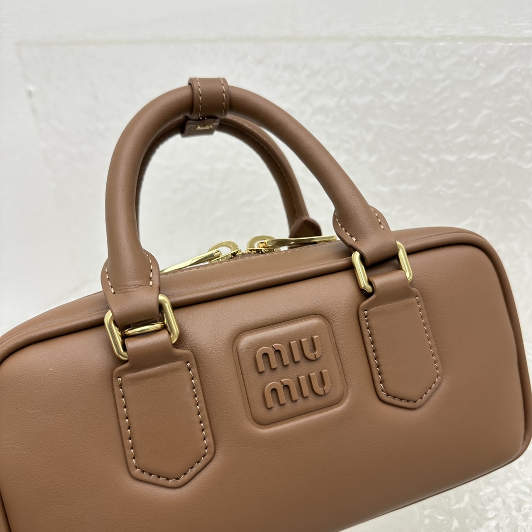 Miu Miu Arcadie Ledertasche - EUR FASHION