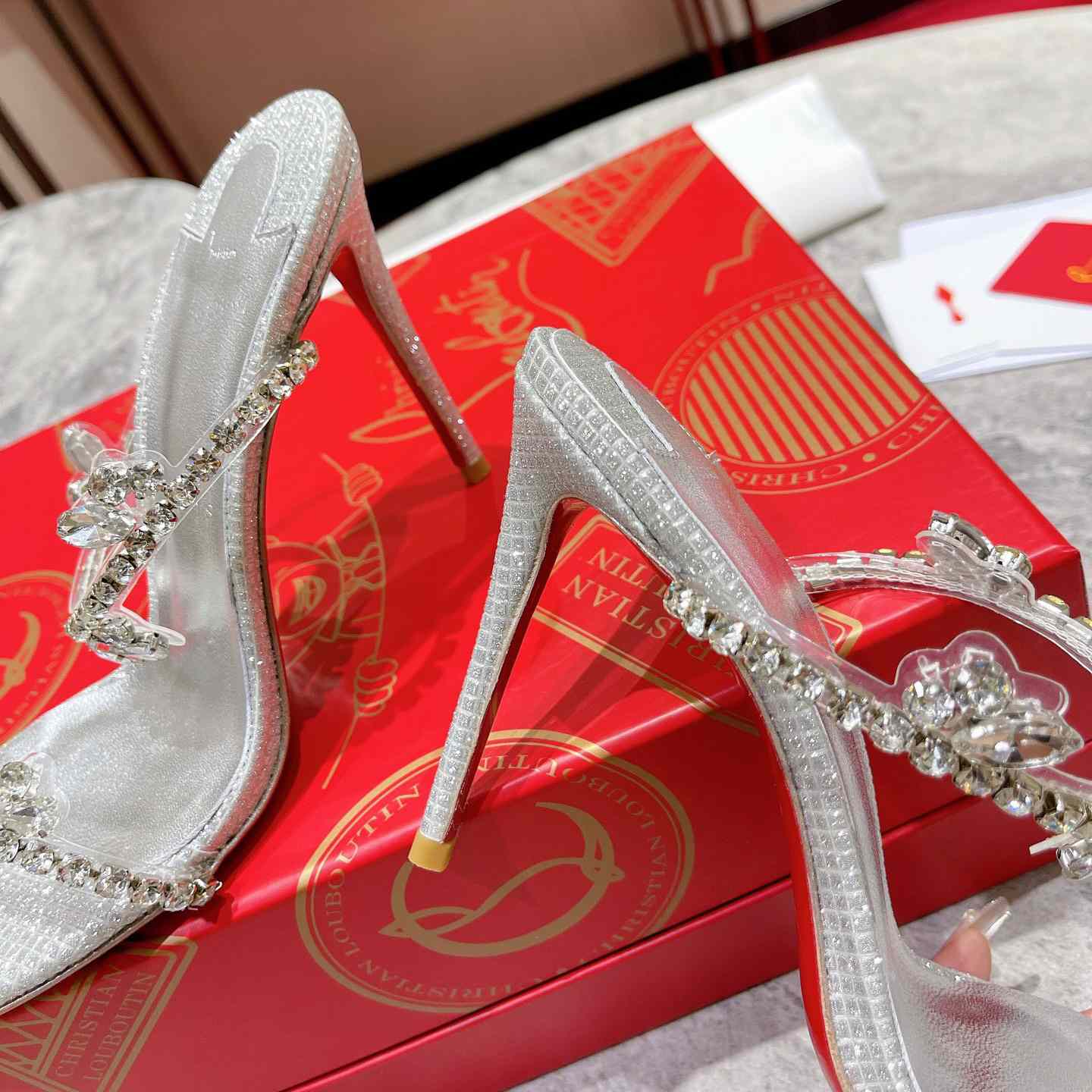 Christian Louboutin ist einfach Königin - EUR FASHION