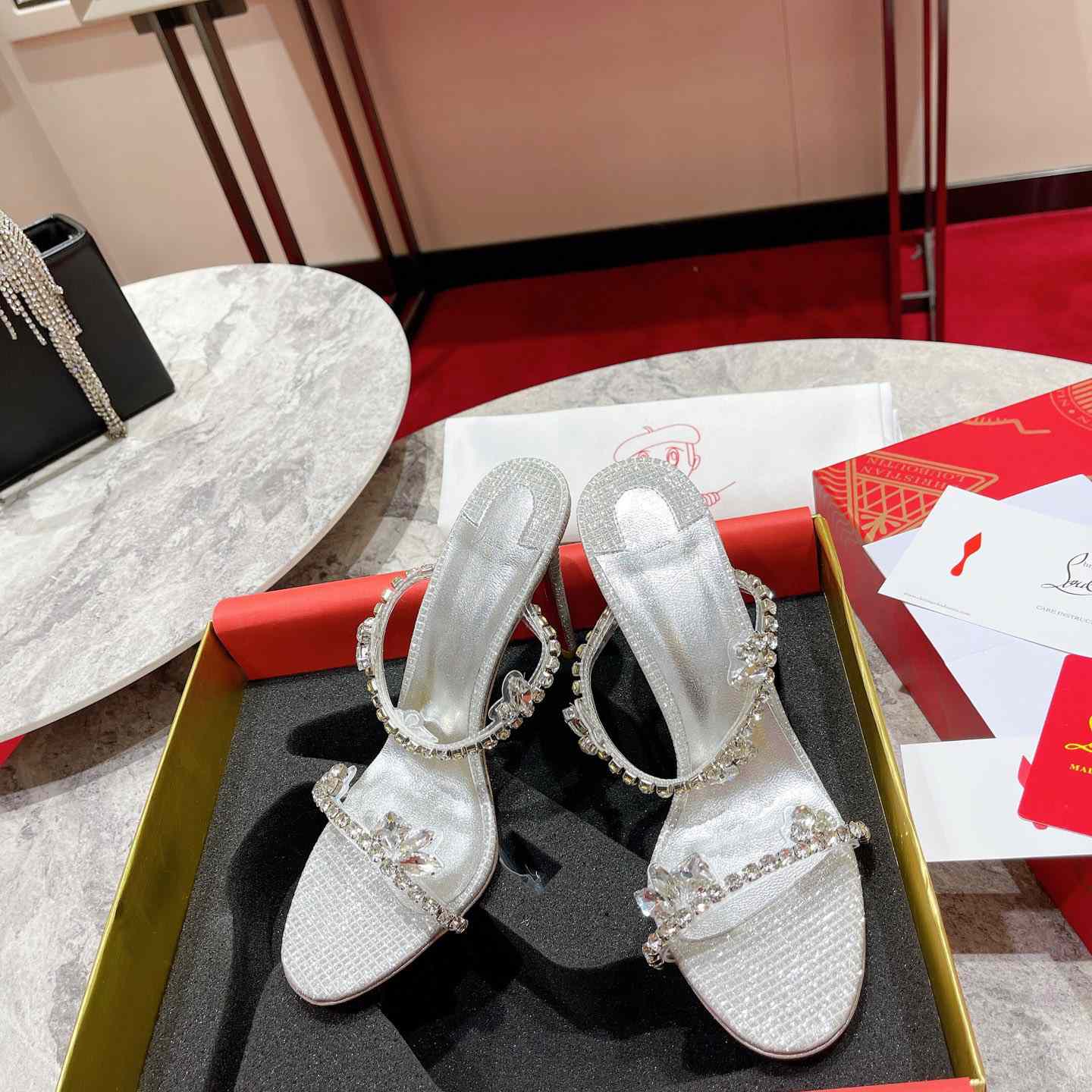 Christian Louboutin ist einfach Königin - EUR FASHION
