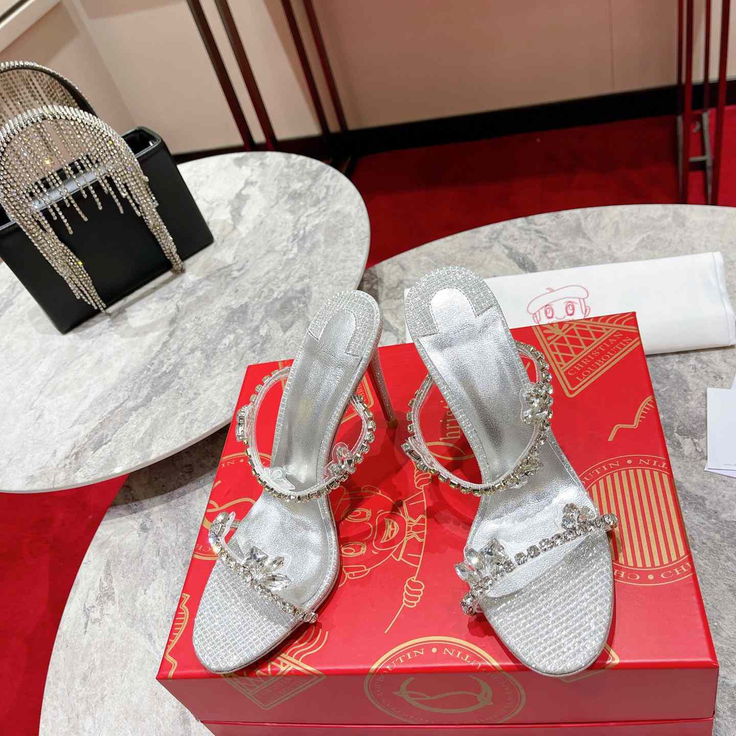 Christian Louboutin ist einfach Königin - EUR FASHION