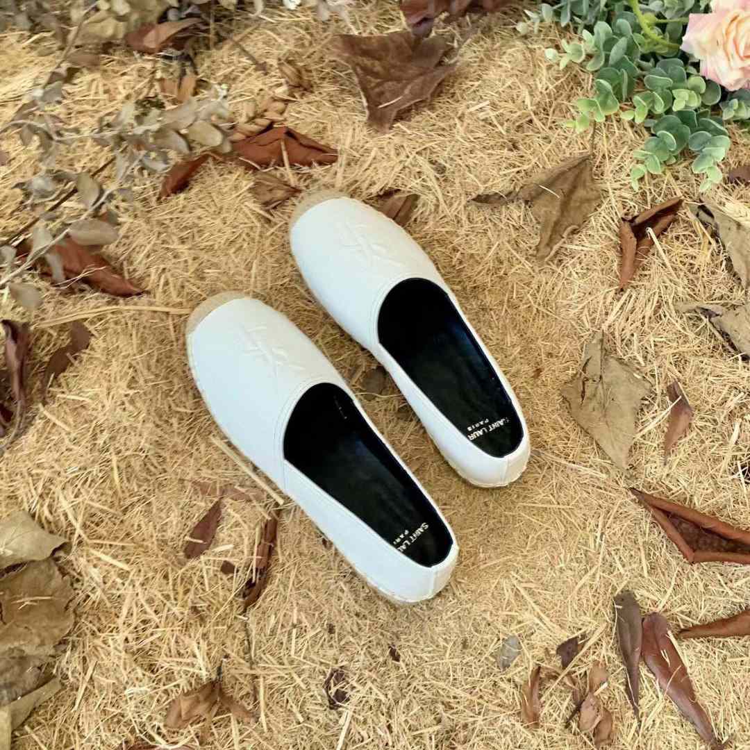 Saint Laurent Cassandre Espadrilles aus Lammleder - EUR FASHION