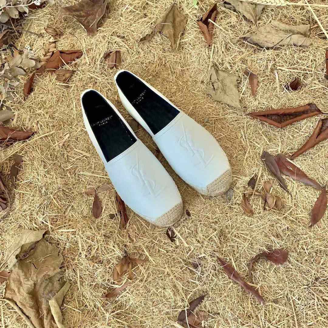 Saint Laurent Cassandre Espadrilles aus Lammleder - EUR FASHION