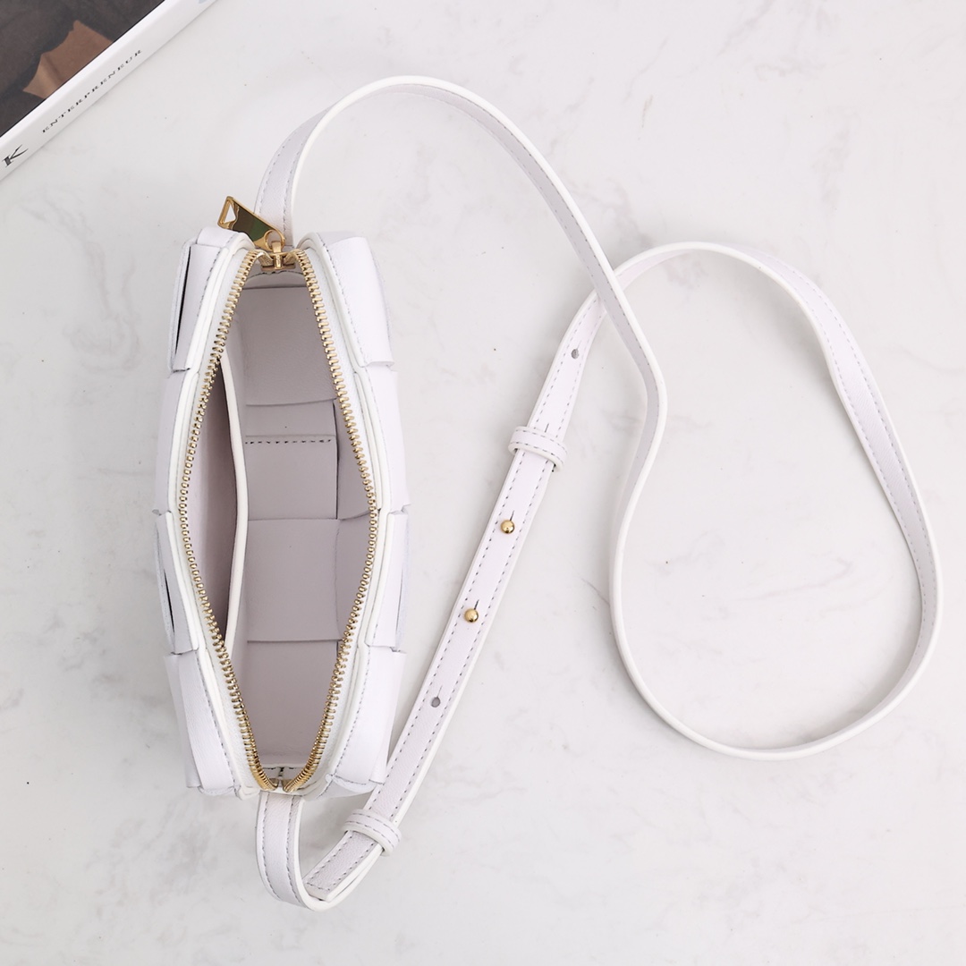 Bottega Veneta Mini Cassette Umhängetasche - EUR FASHION